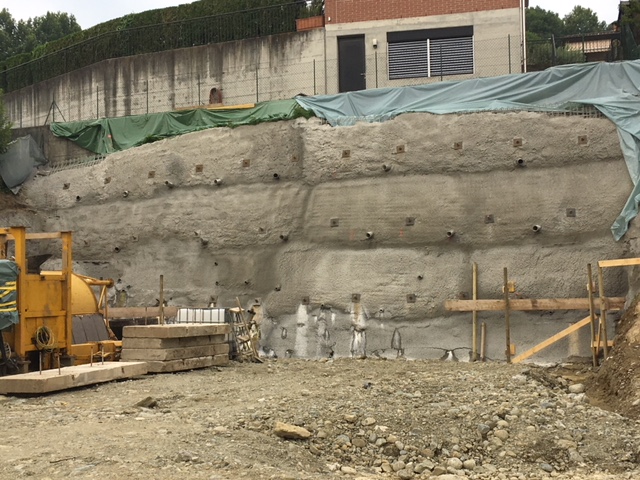 Novazzano: parete chiodata per l'edificazione delle case Cereghetti
